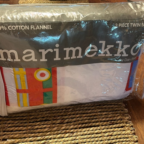 In original packaging RARE three piece flannel twin set from Marimeko. - Picture 1 of 5